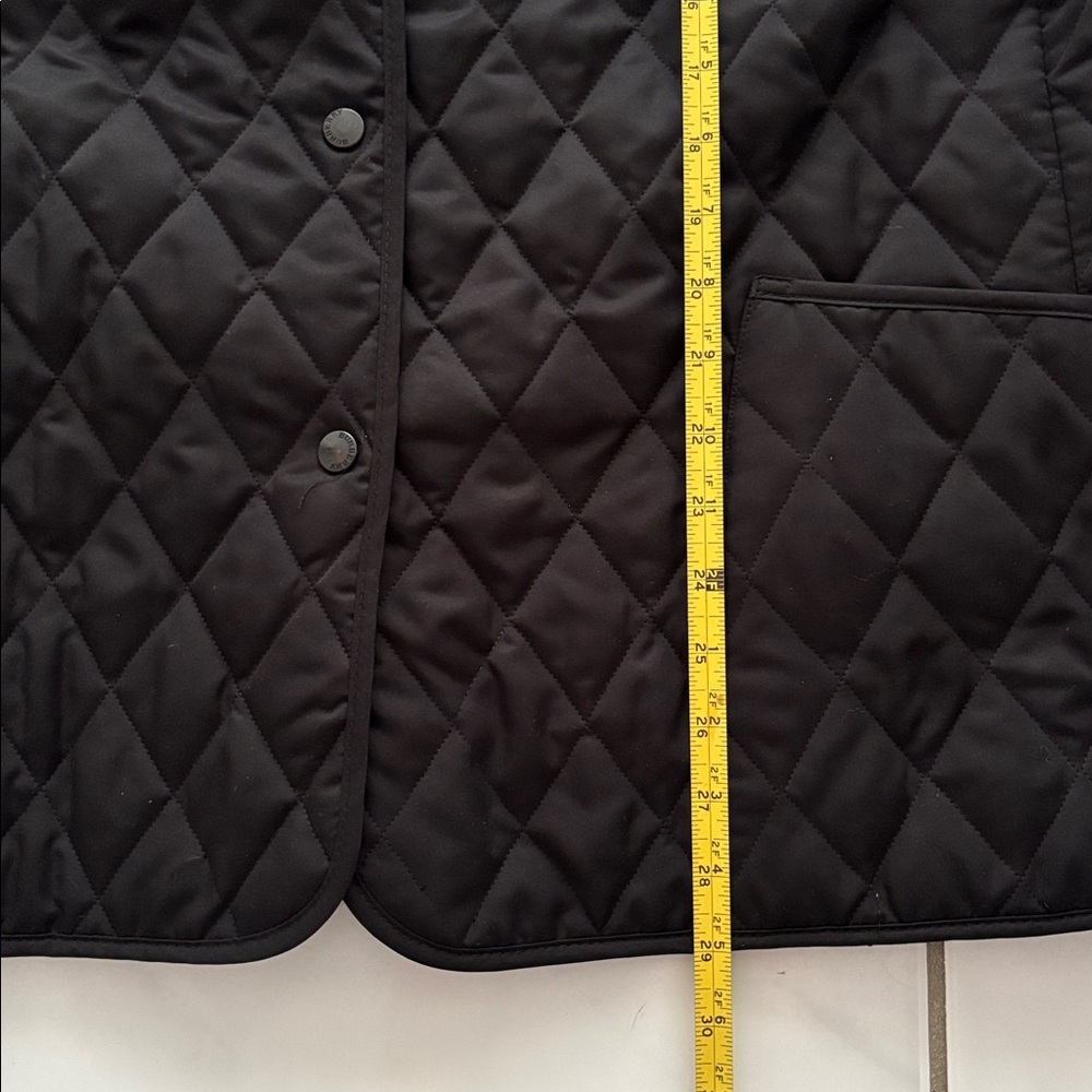 Burberry Women’s Black Quilted Barn Jacket - Picture 7 of 13